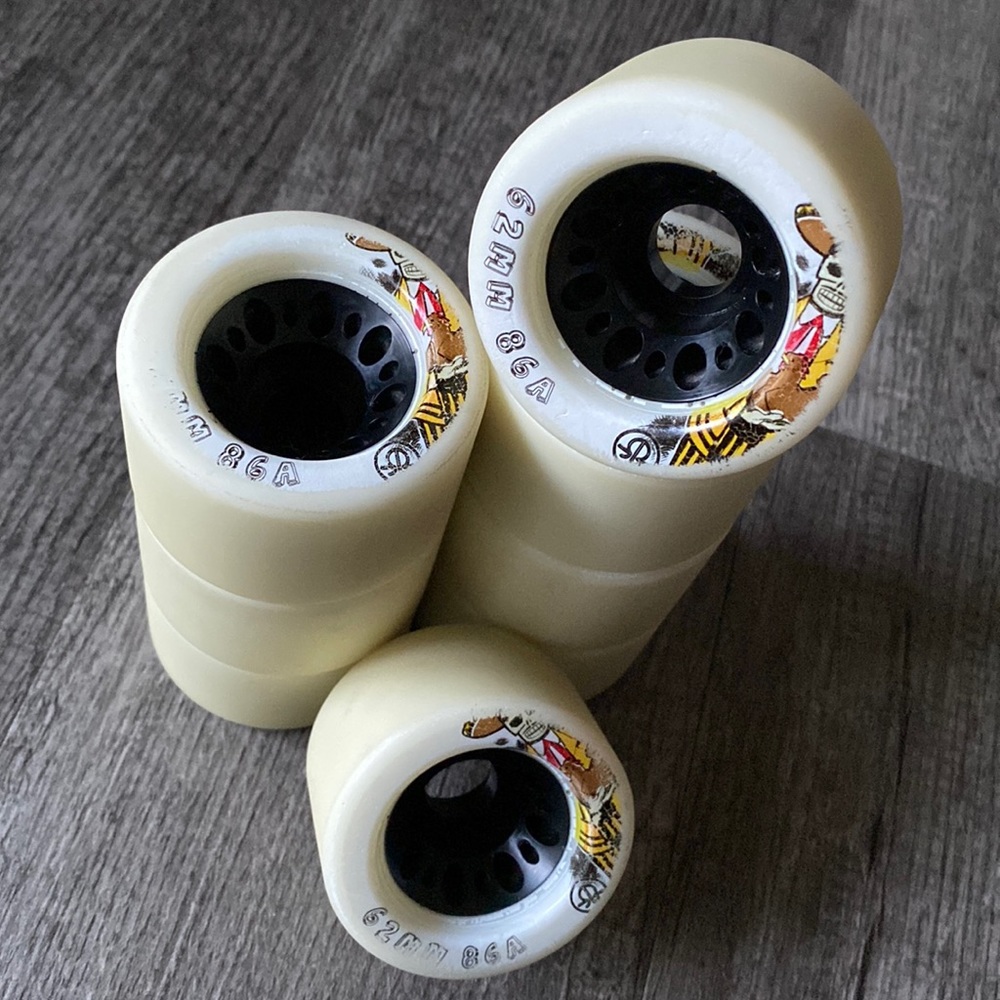 LOT OF 8 RollerBones | Day of the Dead Roller Skate Wheels White 62mm 38mm 86A